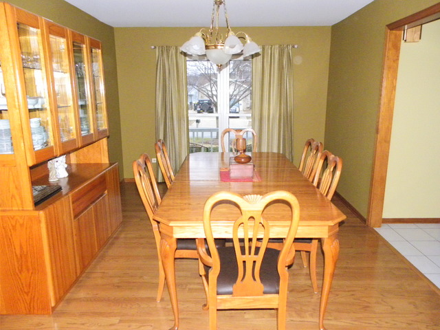 634 Stuart Dr, Carol Stream, IL 60188 photo 5