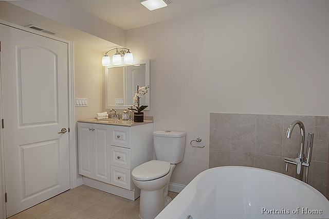 4426 N Menard Ave, Chicago, IL 60630 photo 17