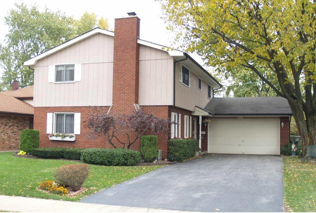 17637 Wright St, Lansing, IL 60438 photo 1