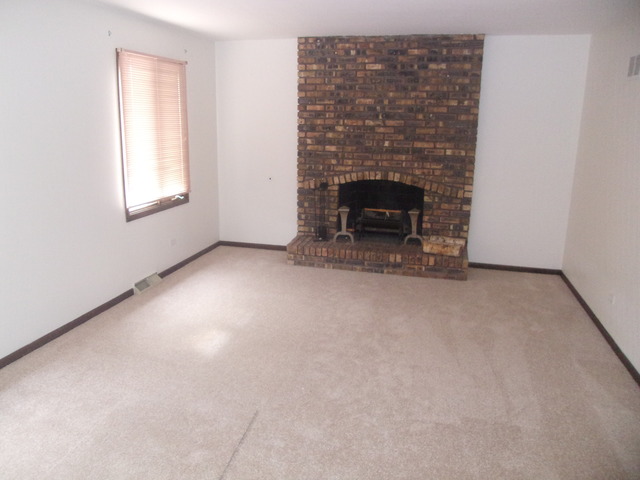 17637 Wright St, Lansing, IL 60438 photo 3
