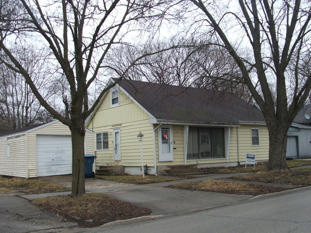 1489 E River St, Kankakee, IL 60901 photo 3