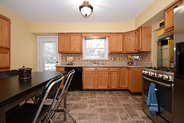 209 Plainfield Rd, Darien, IL 60561 photo 9
