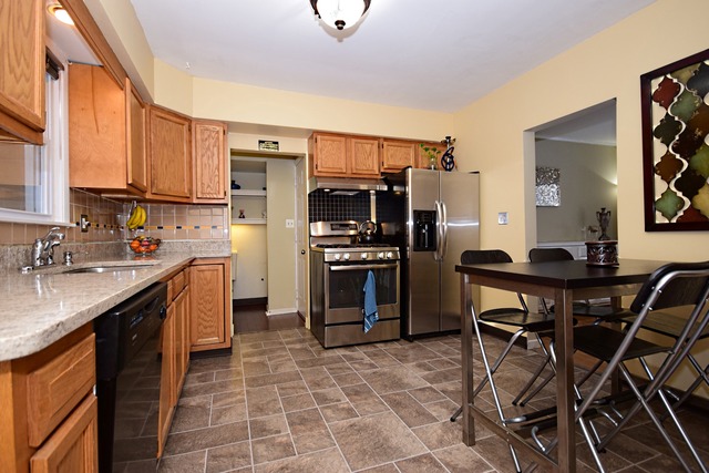 209 Plainfield Rd, Darien, IL 60561 photo 6