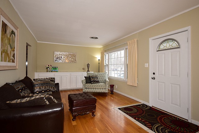 209 Plainfield Rd, Darien, IL 60561 photo 3