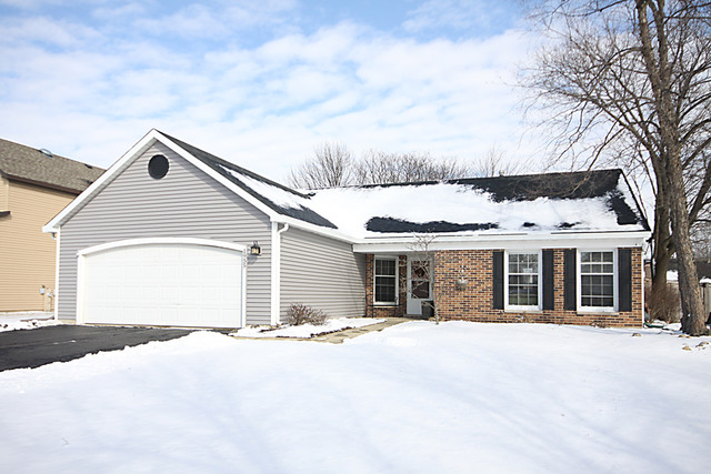 1955 Shetland Dr, Wheaton, IL 60189 photo 1
