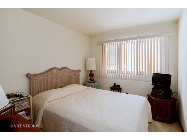 325 E Willow St, Elburn, IL 60119 photo 7