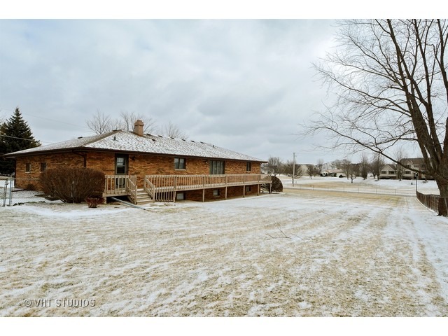 325 E Willow St, Elburn, IL 60119 photo 10