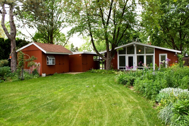 297 Edgewood Dr, Wheeling, IL 60090 photo 2