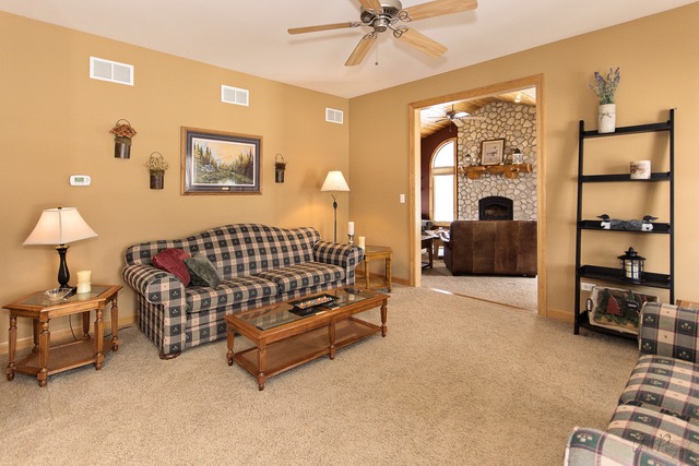701 Ridgeway Trl, Mchenry, IL 60050 photo 2