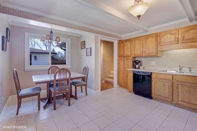 2204 Bluebird Ln, Rolling Meadows, IL 60008 photo 6