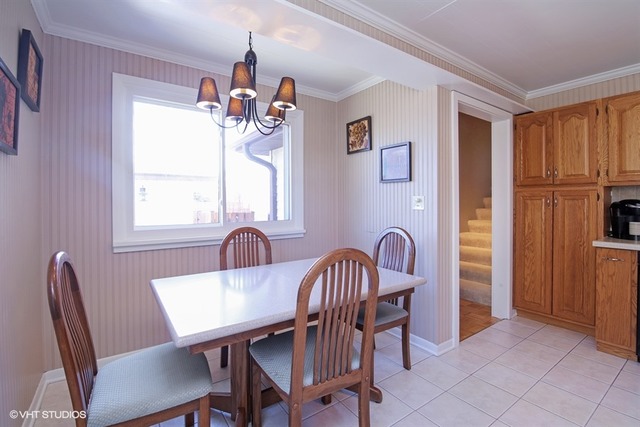 2204 Bluebird Ln, Rolling Meadows, IL 60008 photo 5