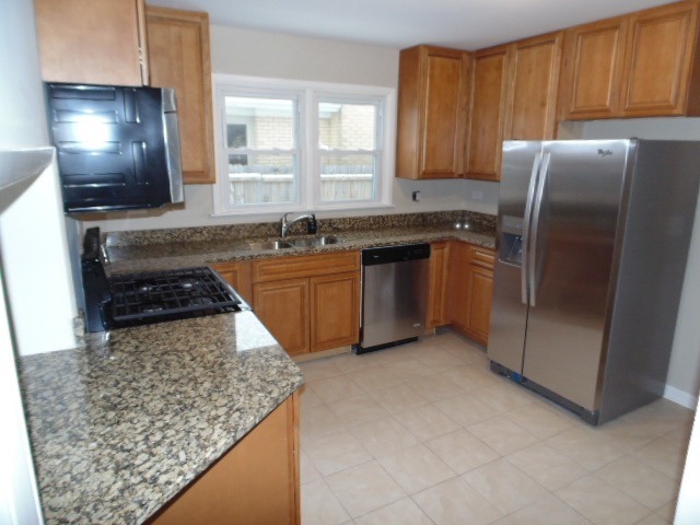 423 Mors Ave, Wheeling, IL 60090 photo 13
