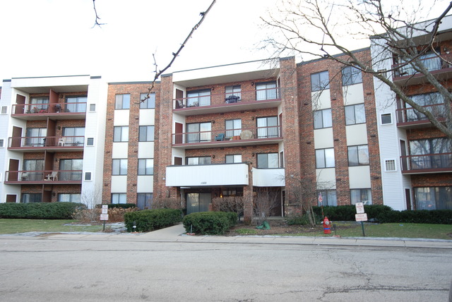 1500 Harbour Dr #4P, Wheeling, IL 60090 photo 1