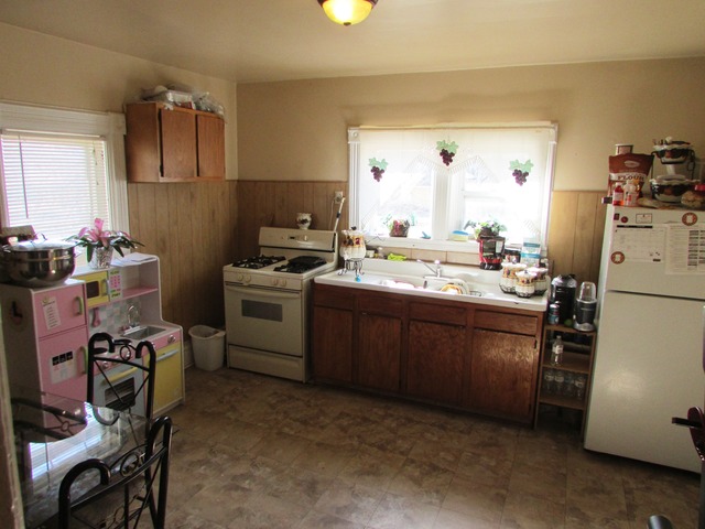 726 E Downer Pl, Aurora, IL 60505 photo 10