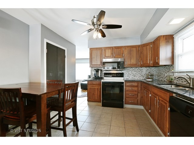 2048 Adams St, Rolling Meadows, IL 60008 photo 5