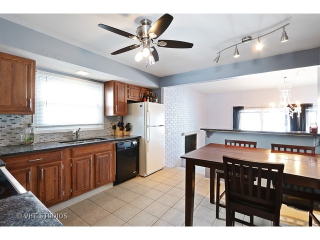 2048 Adams St, Rolling Meadows, IL 60008 photo 6