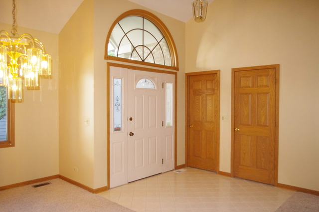 5540 Amanda Ct, Rolling Meadows, IL 60008 photo 2