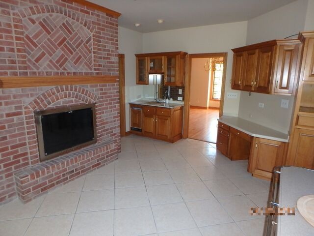 9307 W Golfview Dr, Frankfort, IL 60423 photo 5