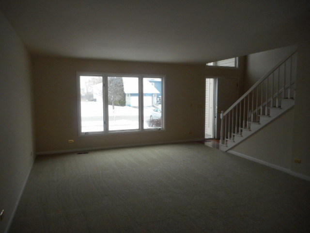630 Greenview Ln, Wheeling, IL 60090 photo 7