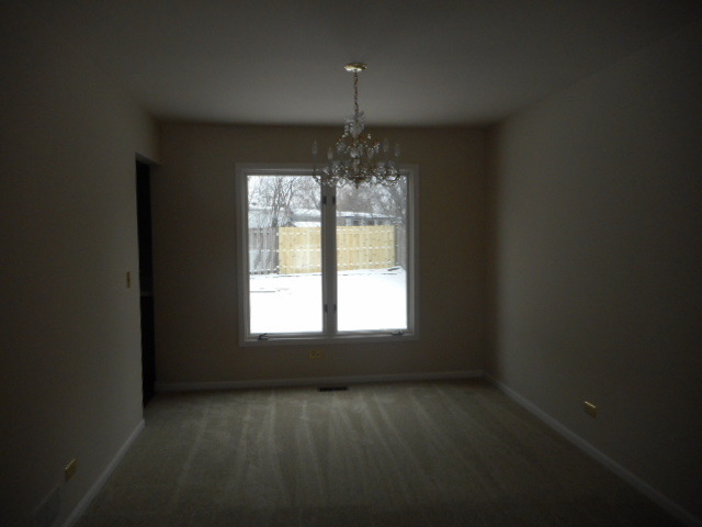 630 Greenview Ln, Wheeling, IL 60090 photo 6