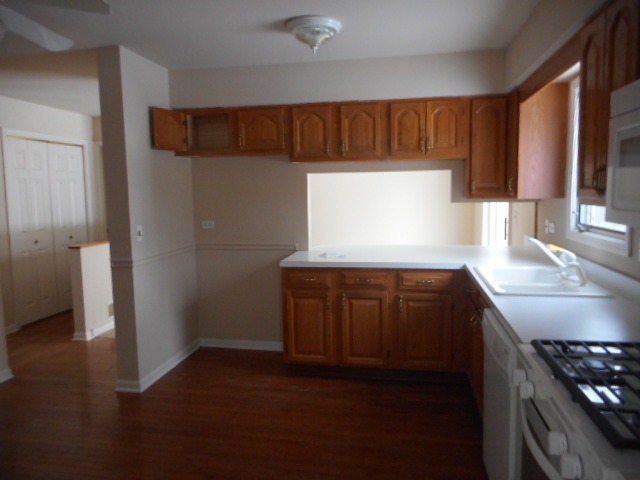 630 Greenview Ln, Wheeling, IL 60090 photo 8