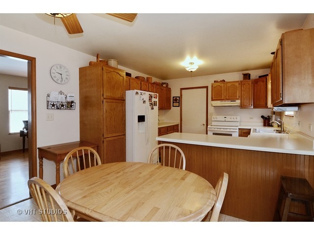 318 High St, Maple Park, IL 60151 photo 6