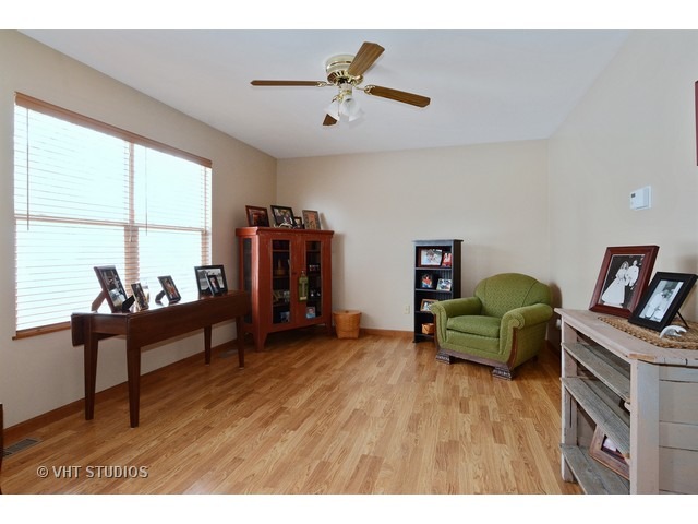 318 High St, Maple Park, IL 60151 photo 2