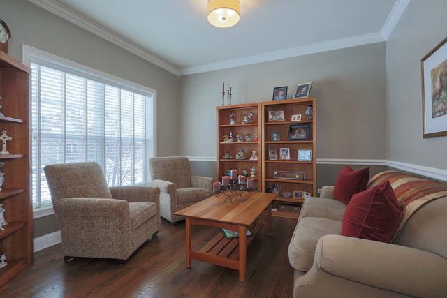 2051 Windham Cir, Wheaton, IL 60187 photo 3