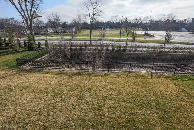 2051 Windham Cir, Wheaton, IL 60187 photo 25