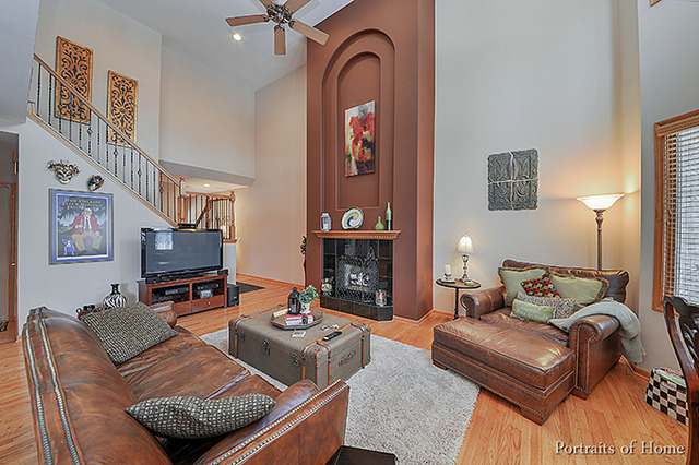 663 E Nerge Rd, Roselle, IL 60172 photo 2