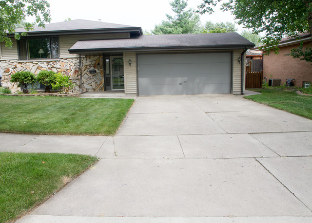 18351 Bock Rd, Lansing, IL 60438 photo 1