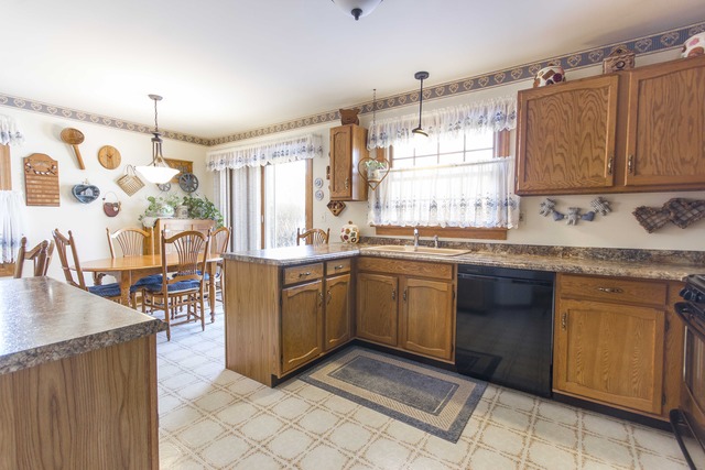 1505 Fairfax Ln, Bartlett, IL 60103 photo 8