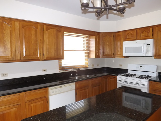 1816 Edgewood Dr, Algonquin, IL 60102 photo 4