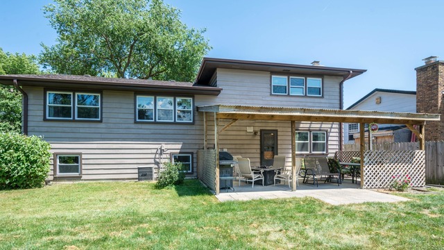 126 Mockingbird Ln, Wheeling, IL 60090 photo 21