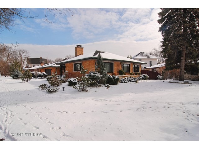 229 Blackhawk Rd, Riverside, IL 60546 photo 1