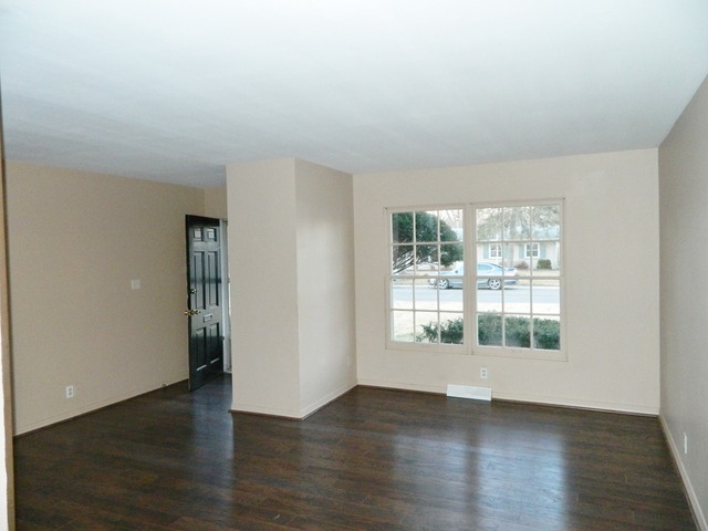 7 Hampton Rd, Montgomery, IL 60538 photo 2