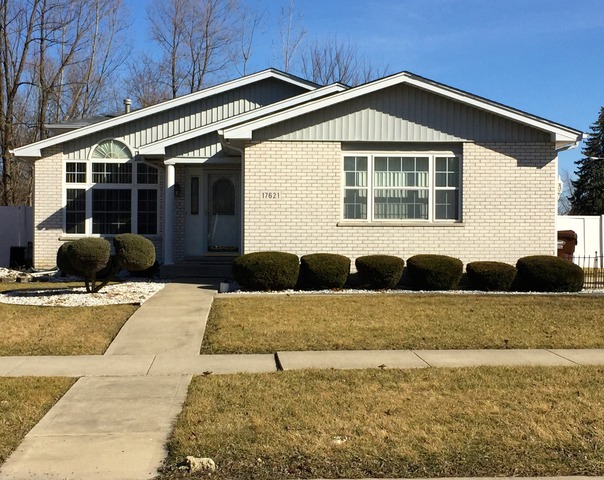 17621 Central Park Ave, Hazel Crest, IL 60429 photo 1