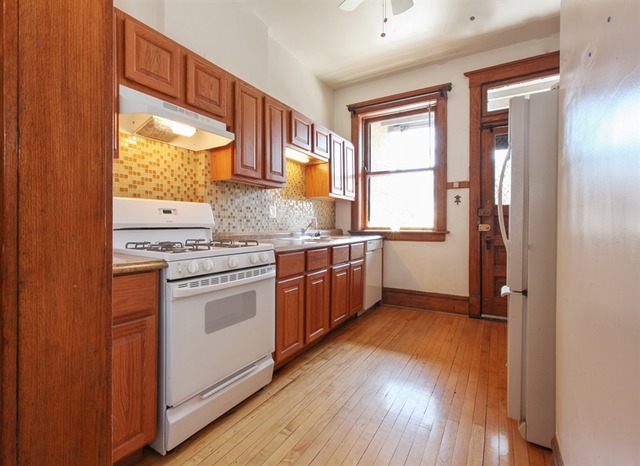 1359 E 57th St #3, Chicago, IL 60637 photo 3