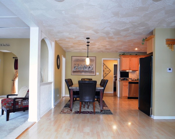 370 Newark Ln, Hoffman Estates, IL 60169 photo 3