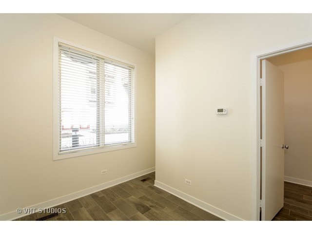 1235 W Cottage Pl, Chicago, IL 60607 photo 7