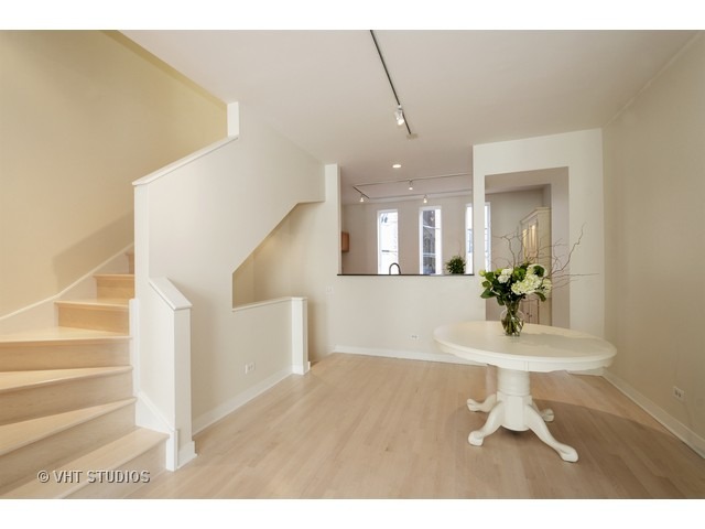 1235 W Cottage Pl, Chicago, IL 60607 photo 6