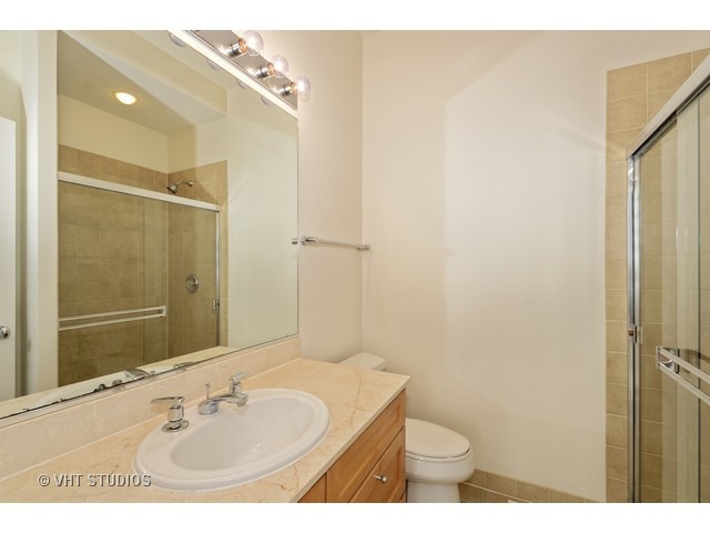 1235 W Cottage Pl, Chicago, IL 60607 photo 9