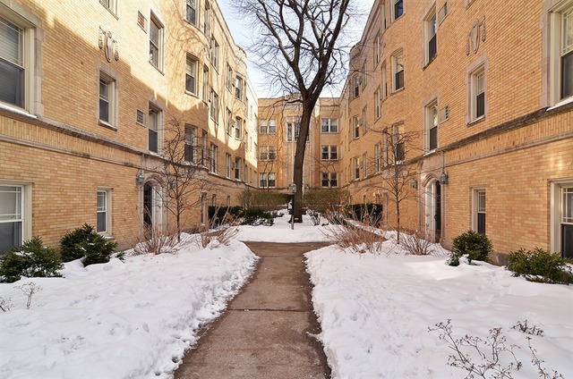 831 Forest Ave #2W, Evanston, IL 60202 photo 1