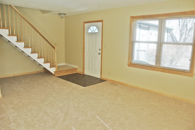 1880 Carnation Ct #C, Aurora, IL 60506 photo 3