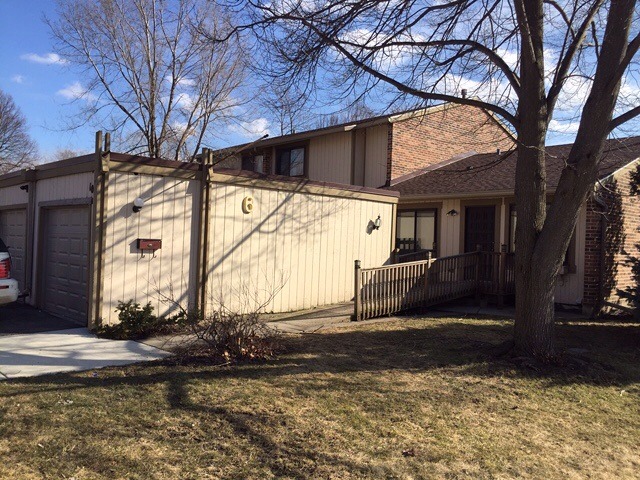 1015 Cascade Dr, Aurora, IL 60506 photo 2