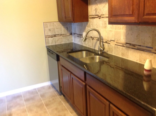 1015 Cascade Dr, Aurora, IL 60506 photo 3
