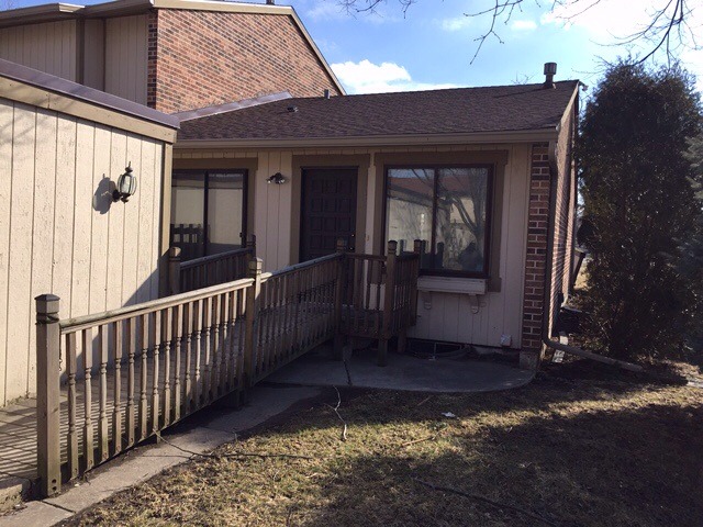 1015 Cascade Dr, Aurora, IL 60506 photo 1
