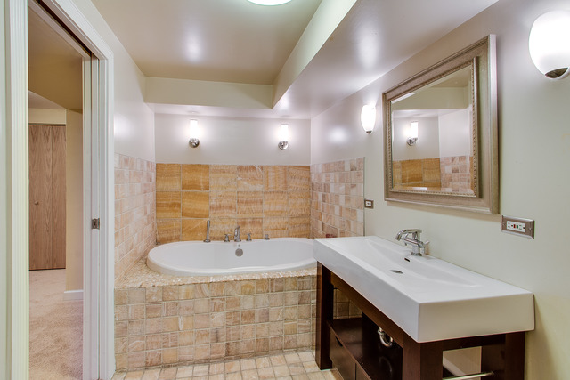 2702 N Artesian Ave, Chicago, IL 60647 photo 14
