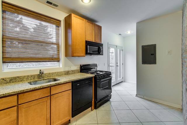 2702 N Artesian Ave, Chicago, IL 60647 photo 17