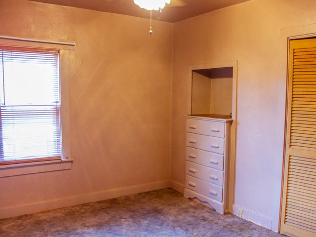 210 Deleon St, Ottawa, IL 61350 photo 8